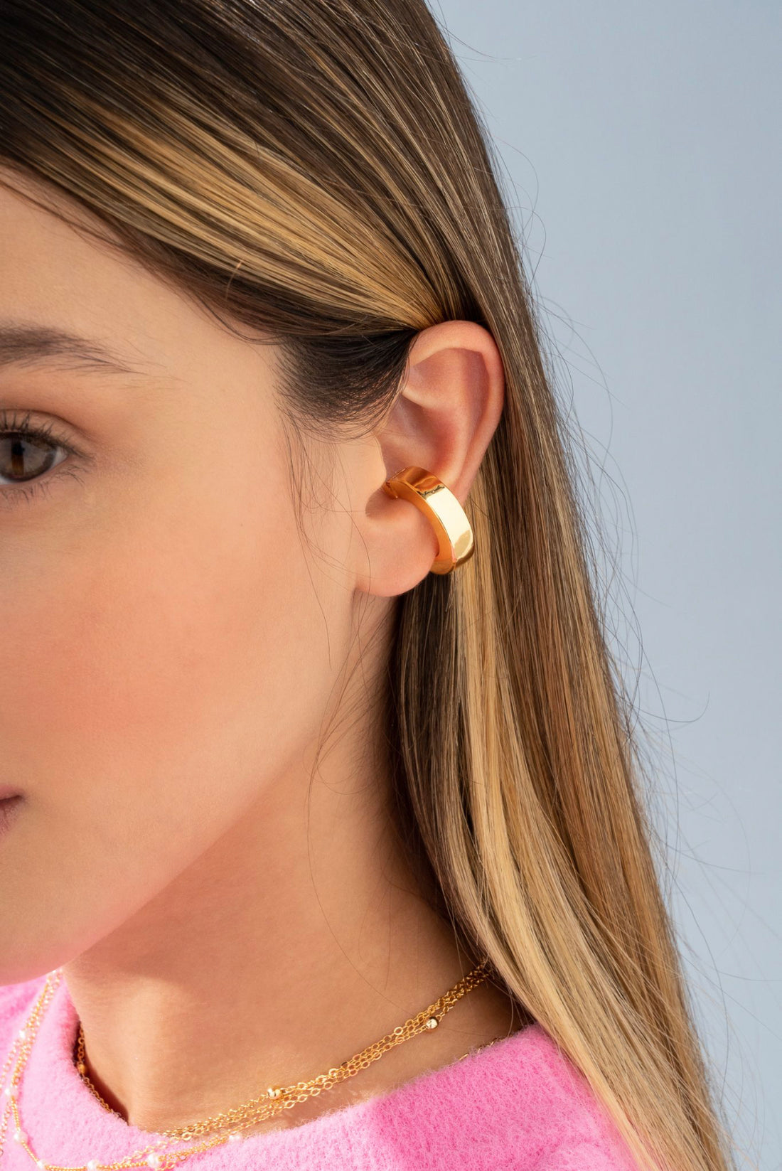 "Ear Cuffs: Tu Guía Personal para Lucir las Últimas Tendencias"