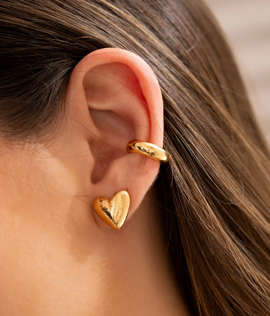 Set 1 Par de Aros Corazón Textura Gold+ 1 Earcuff